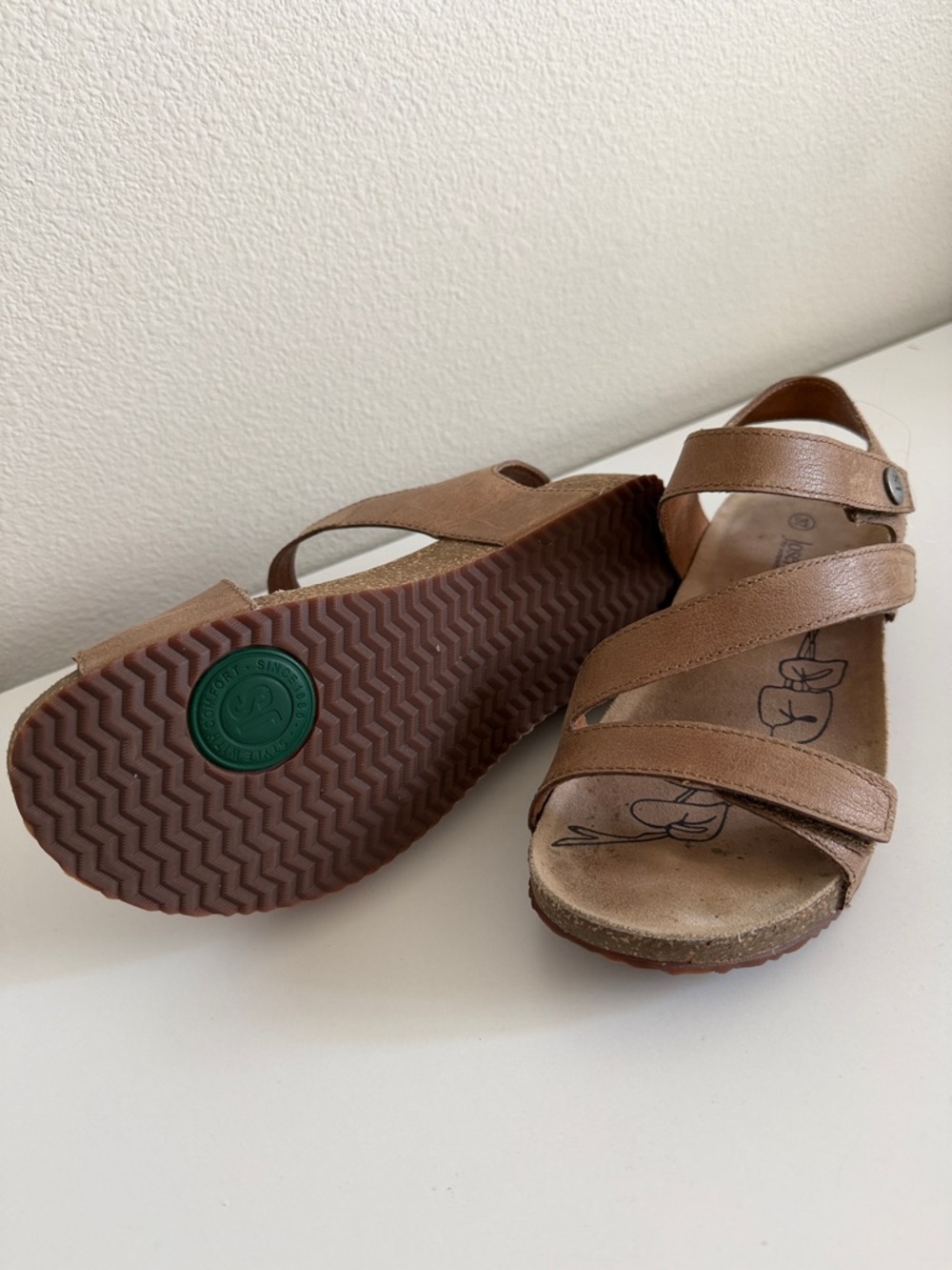 Women's Brown Strappy Casual Sandals